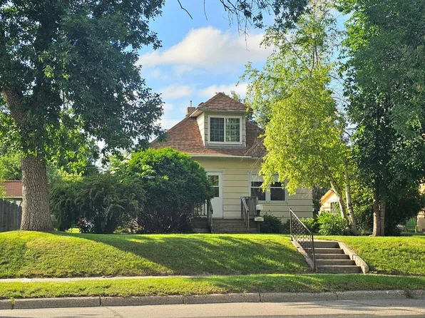 306 W 5th St, Morris, MN 56267