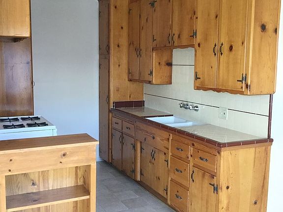 4th image of 4472 Hazeltine Ave APT 10B