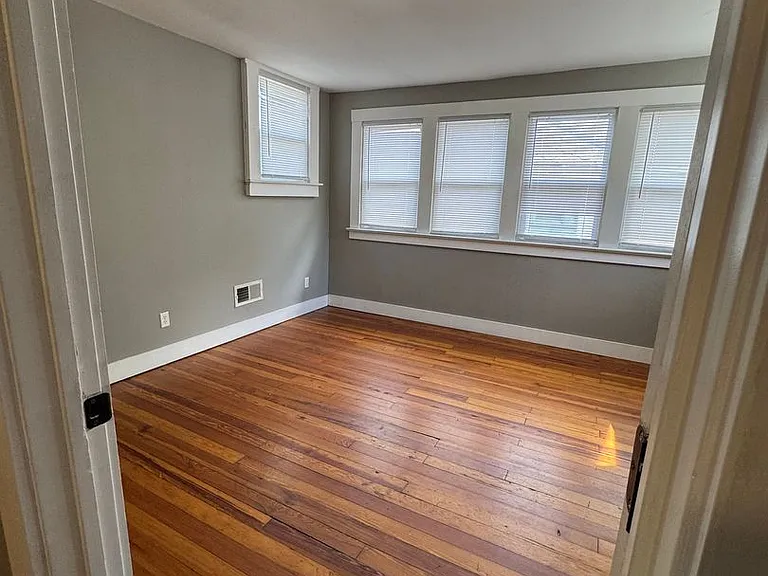 405 S Ellis St — Photo 8
