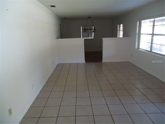 3rd image of 2409 Buckingham Ave