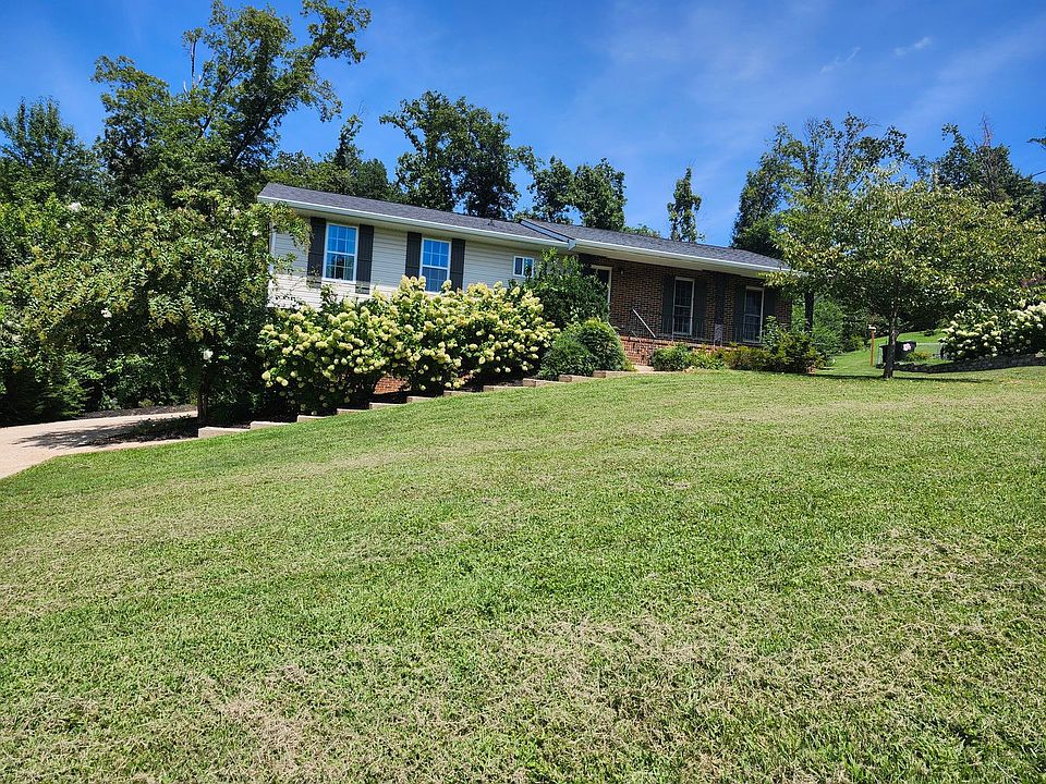 1st image of 2924 Old Britain Cir