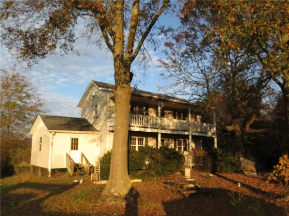7896 Calvary Cross Rd, Lula, GA 30554