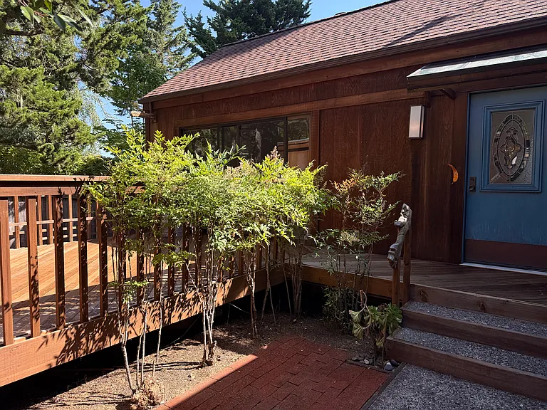 895 Marin Dr — Photo 5