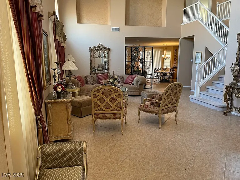 170 Arches Ct — Photo 5