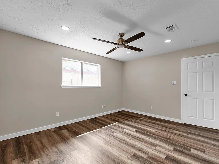 6211 Coachgate Dr — Photo 39