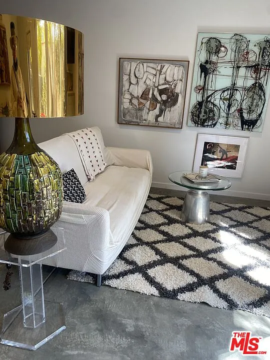 Studio, 350 sqft, $2,300 — Photo 2