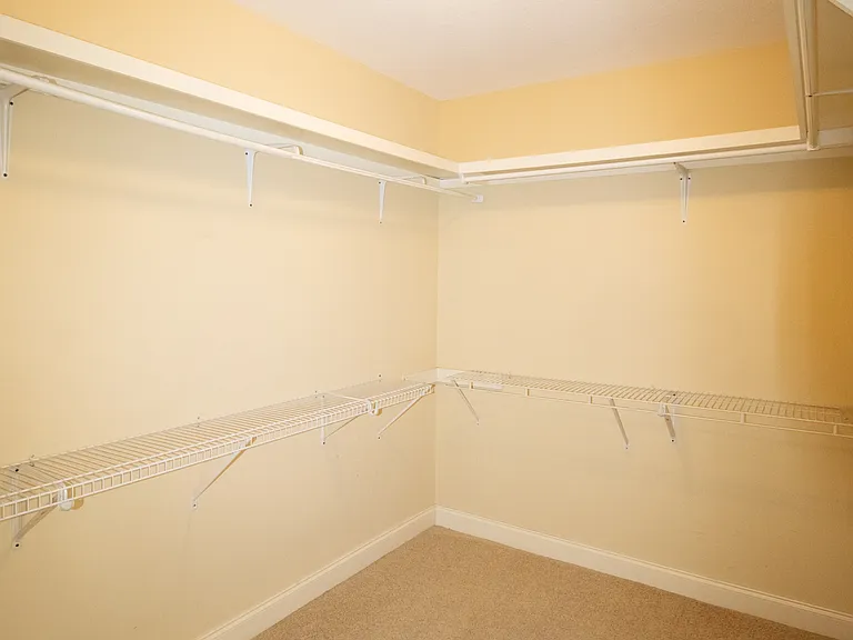 1008 Houndsbark Ct — Photo 13