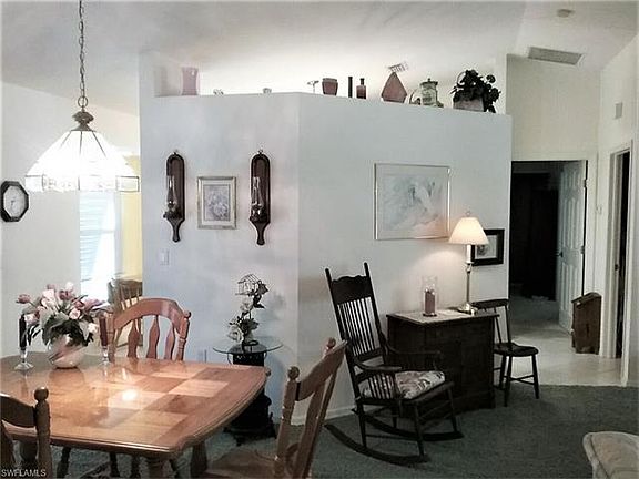 3rd image of 713 SE 10th Pl