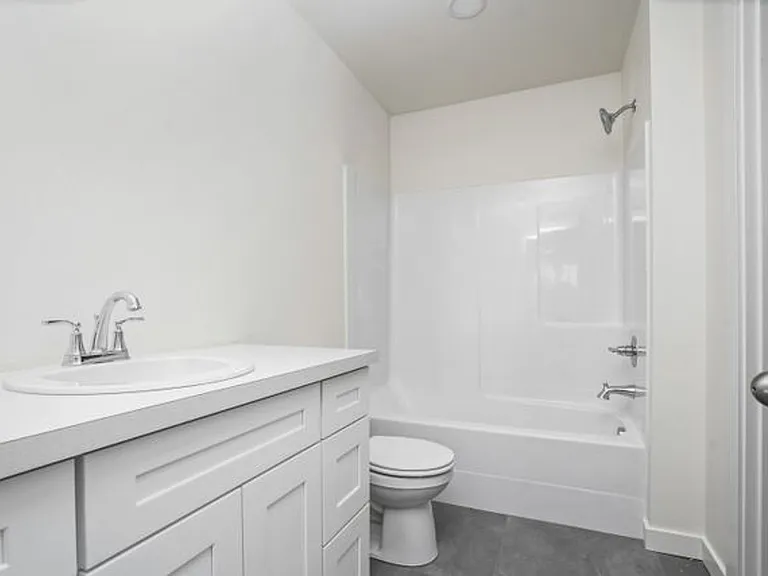 737 NE Sherman St — Photo 15