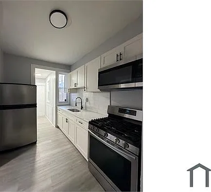 3 bed, $2,300 — Photo 1