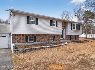 1518 Anne Ln, Effort, PA 18330