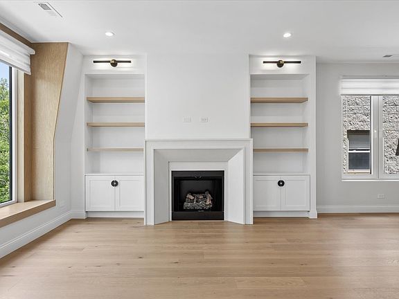 4th image of 3739 N Clifton Ave #3