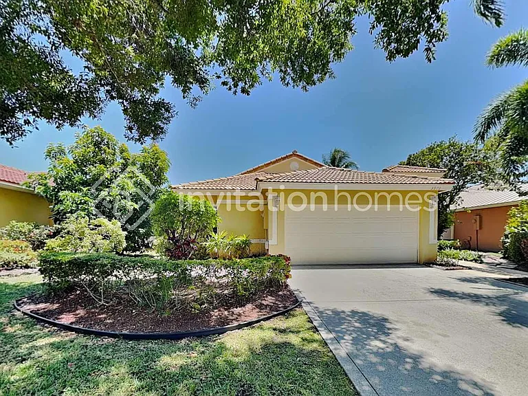 3970 Sea Grape Cir — Photo 1