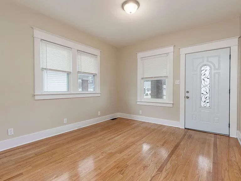4102 Sunset Ave — Photo 4