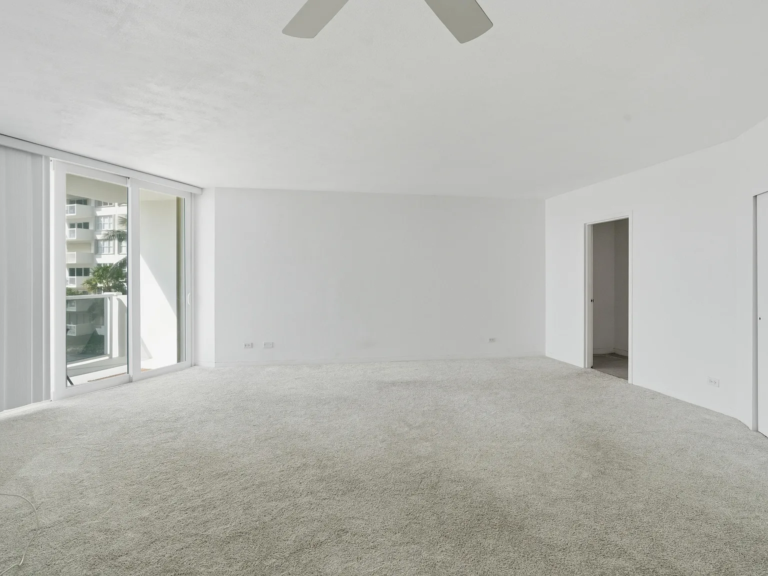 Studio, 1.0 bath, 679 sqft, $1,900 — Photo 2