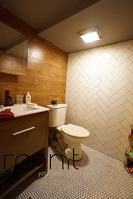 Rented by Rennit Inc. | media 32