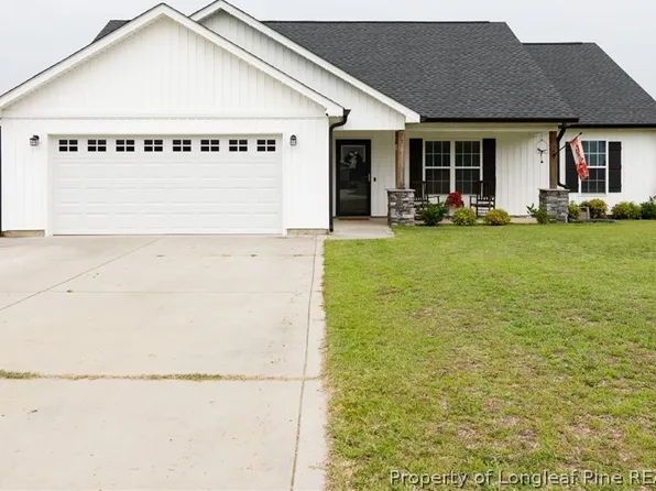 75 Vesper Ln, Parkton, NC 28371