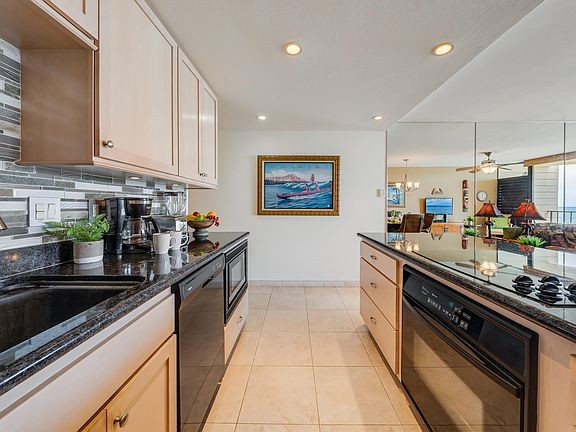 4th image of 4471 Lower Honoapiilani Rd #221