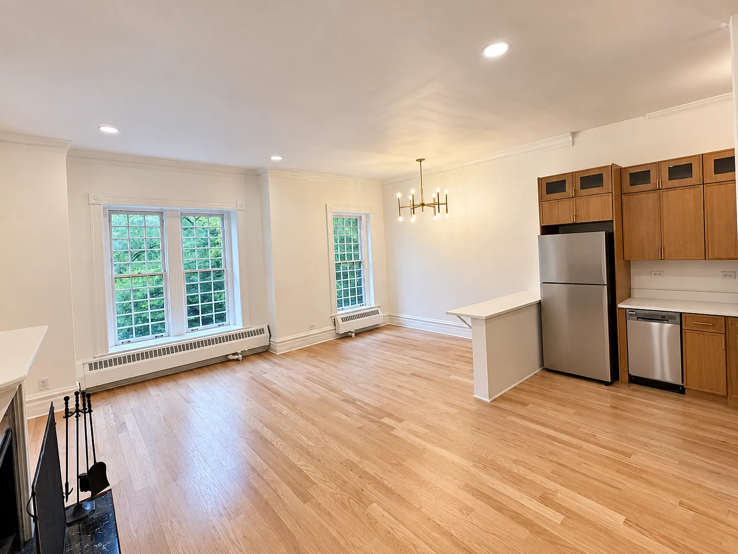 2 bed, 900 sqft, $4,200 — Photo 4