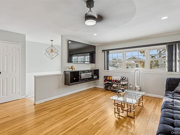 4th image of 17 Marina Road