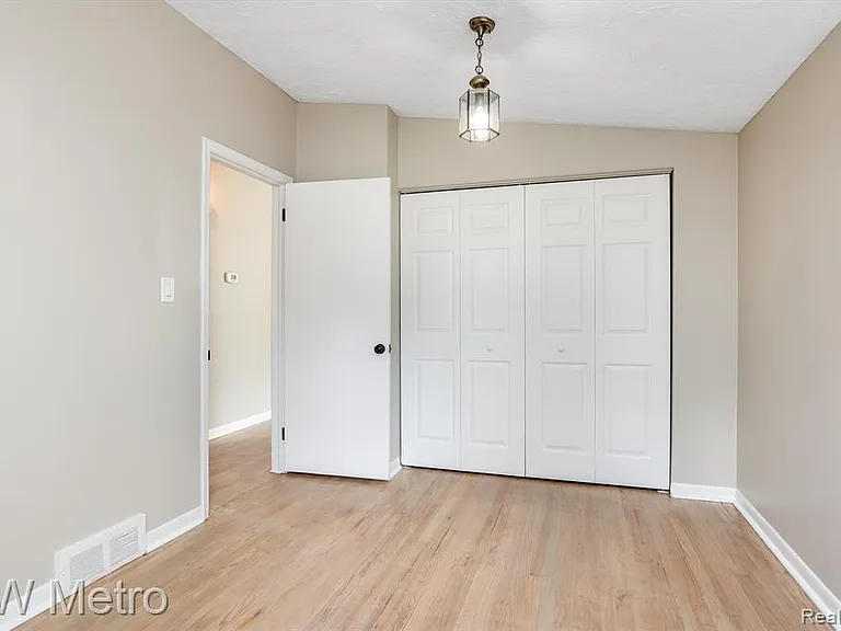 320 W La Salle Ave — Photo 13
