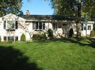 1005 Gamon Rd, Wheaton, IL 60189