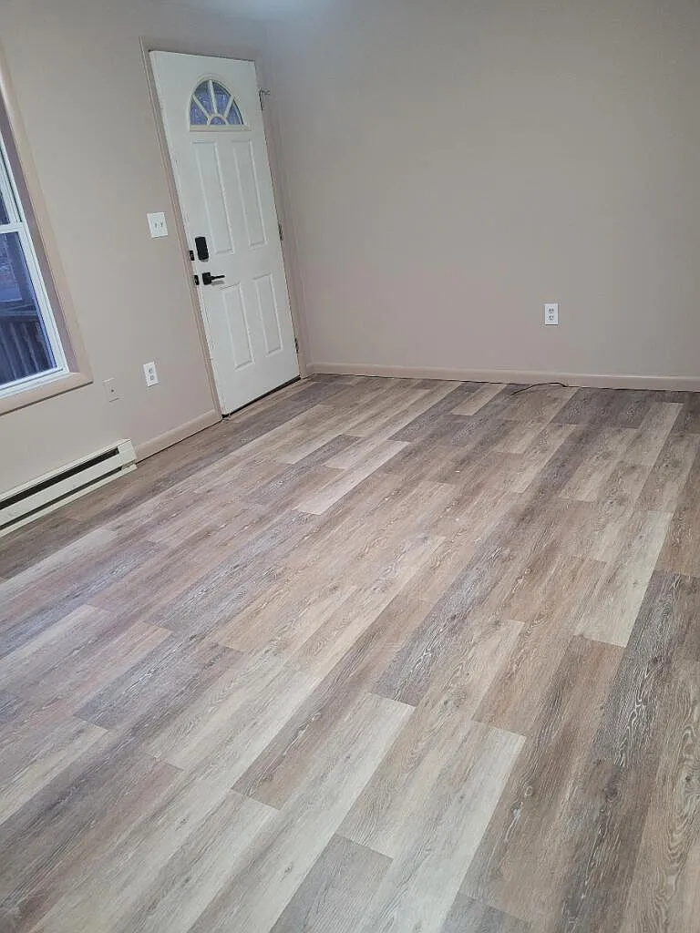 949 Mohican Rd — Photo 3