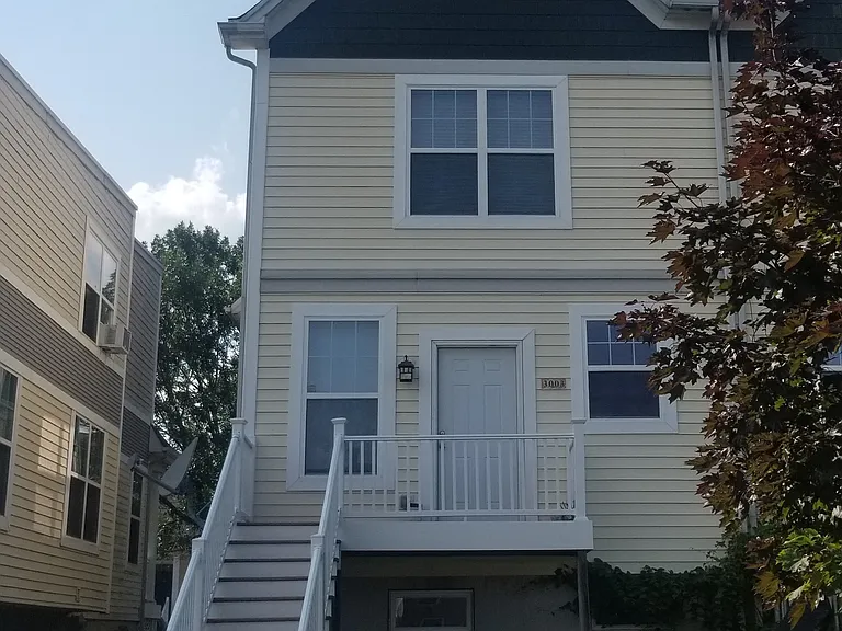 3003 W 11th St — Photo 2