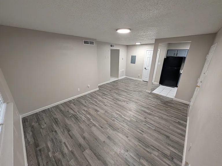 Paseo Apartments — Photo 5