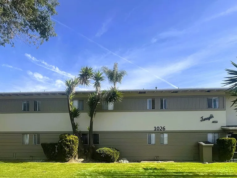 1026 S Russell Ave #H — Photo 2
