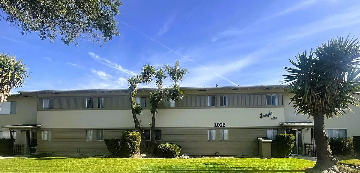Building Photo - 1026 S Russell Ave #F