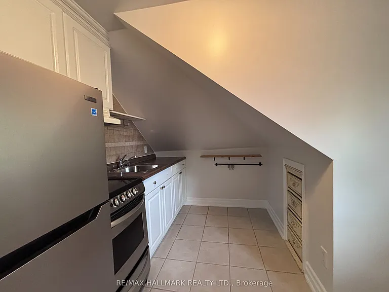 27 Delaware Ave #LOFT — Photo 8