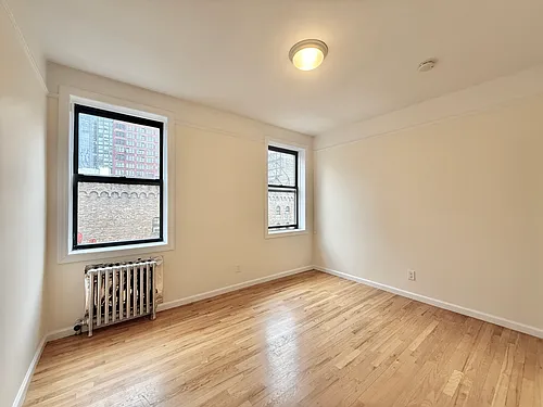 305 W 45th St #6J Photo 1