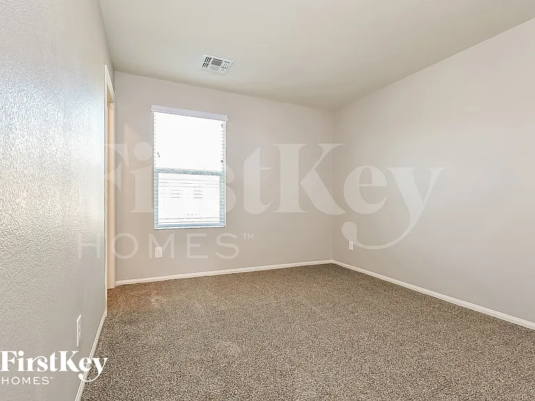 1106 E Dorrell Ln — Photo 13