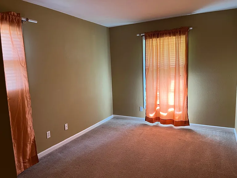 208 Doud Dr — Photo 15