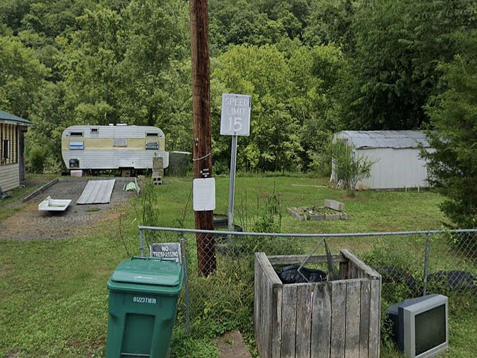 2nd image of 315 River Rd