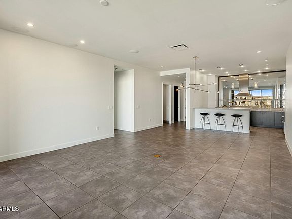 5th image of 15215 N KIERLAND Boulevard #632