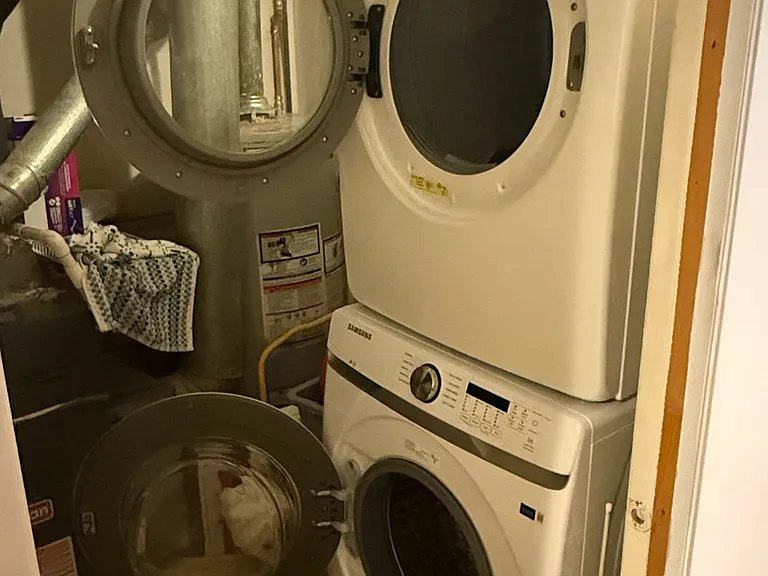 Washer-Dryer (in dedicated Utilities room)