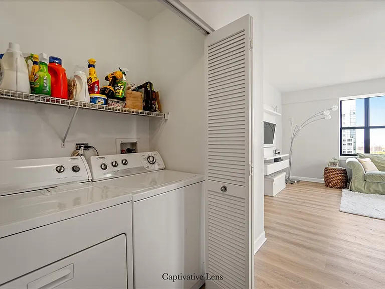 451 W Huron St #1507 — Photo 9