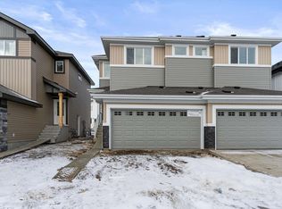 922 18th Ave NW, Edmonton, AB T6T 2N2