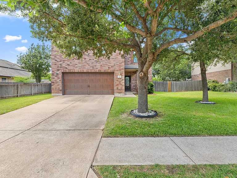 2101 Golden Arrow Ave — Photo 1