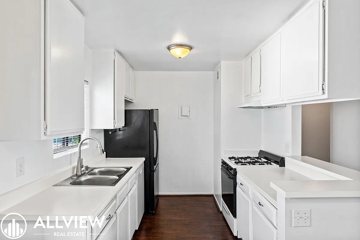Building Photo - 34052 Alcazar