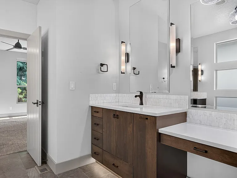 6063 W Baron St — Photo 30