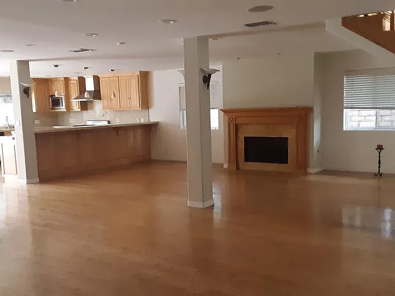 4537 Mammoth Ave — Photo 4