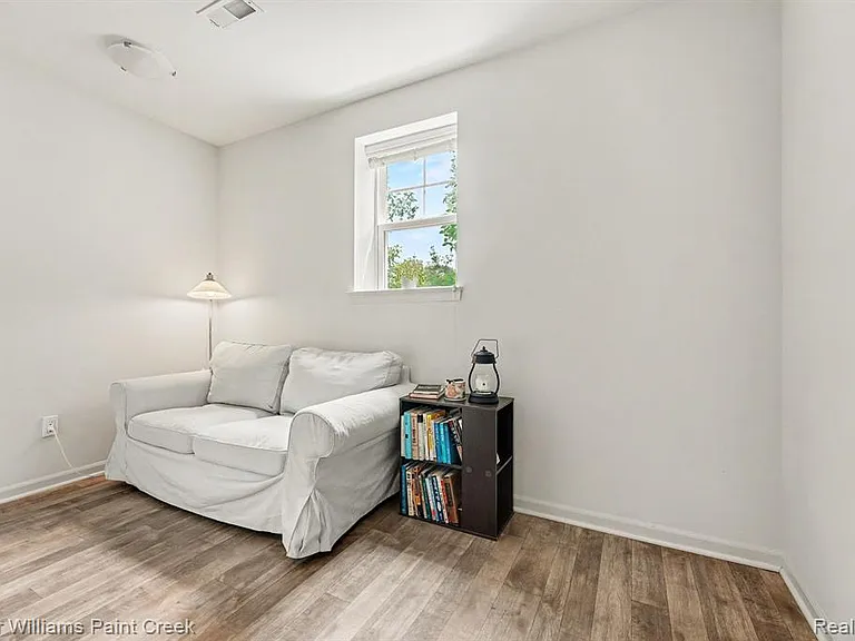 4923 Treeside Ln — Photo 18