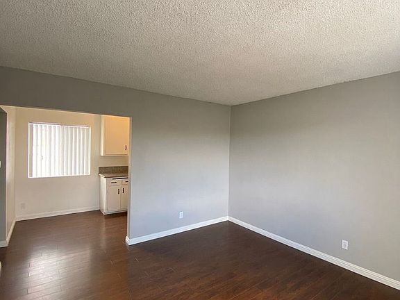 4th image of 507 Eastmont Ave APT 4