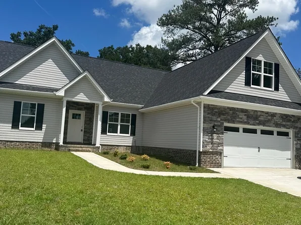 645 Glensford Dr, Fayetteville, NC 28314
