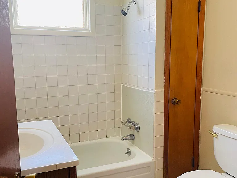 33 Wanda Ave #1 — Photo 5