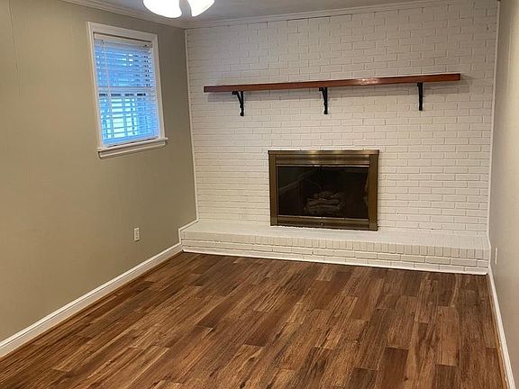2nd image of 366 Keesling Ave