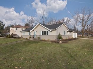24815 Greenwich Ln, Beachwood, OH